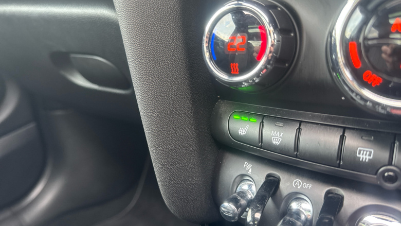 MINI Hatchback 1.5 Cooper Exclusive 3dr Auto Petrol Hatchback